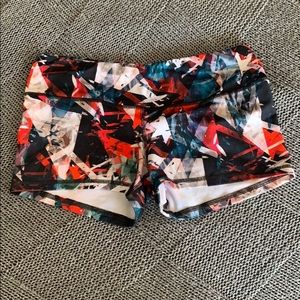 Red triangle- size medium